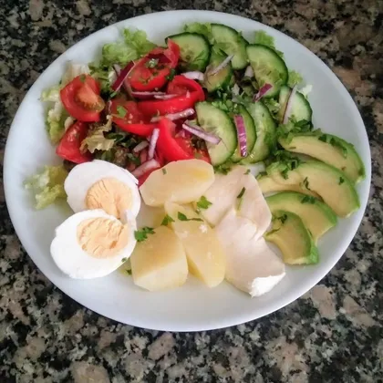 Вкусный и сытный салат