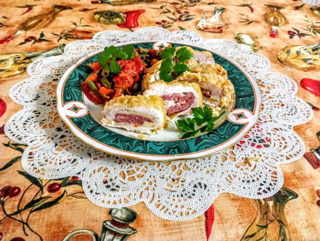 Кордон-блю из курицы с овощным гарниром