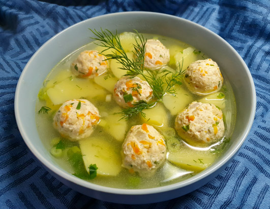 Суп с куриными фрикадельками