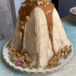 Пасха с халвой и финиками😋