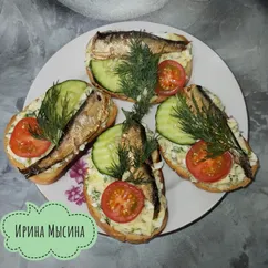 Тосты со шпротами и оригинальной намазкой 