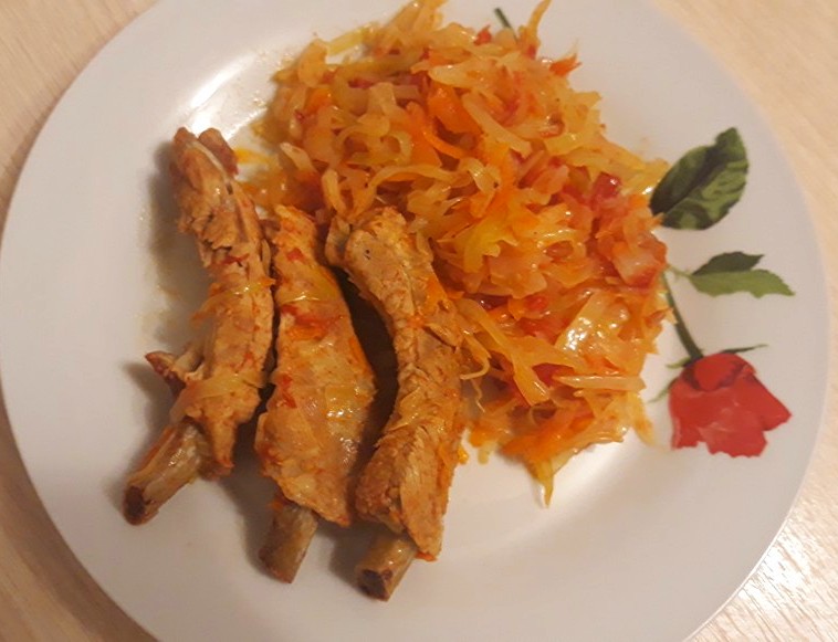 Жареная капуста с ребрышками
