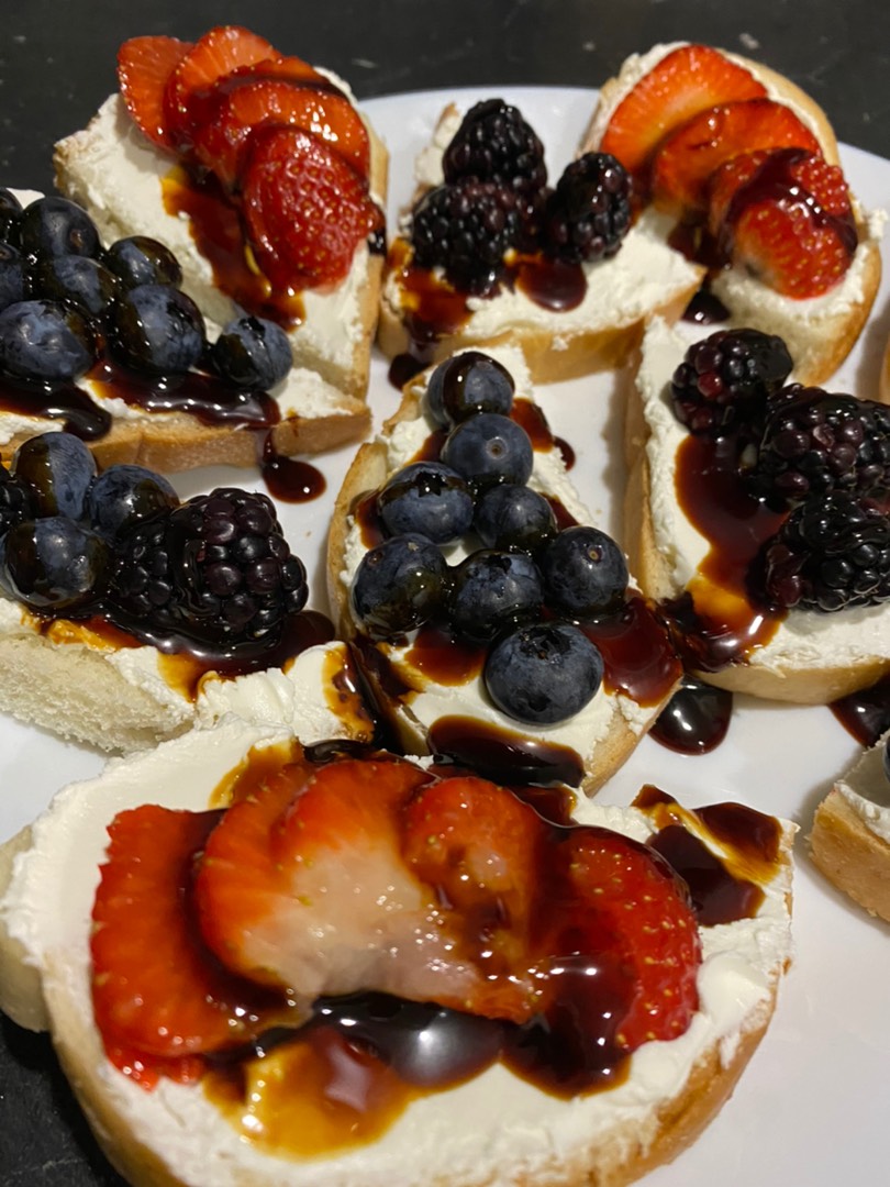 Фруктовые брускетты