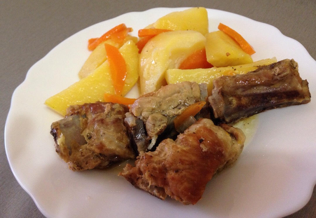 Ребра свиные с картофелем