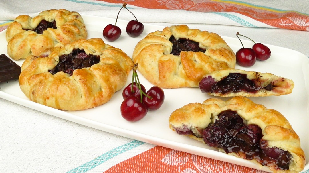 Галета с черешней и шоколадом | Cake with cherry and chocolate