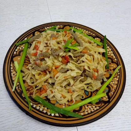 Цуйван-говядина с овощами и домашней лапшой (монгольская кухня)