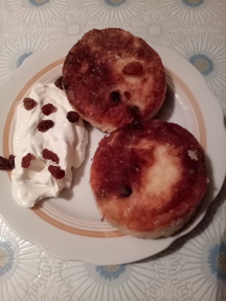 Сырники с изюмом👍😉