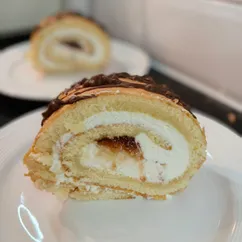 Бисквитный рулет с маскарпоне