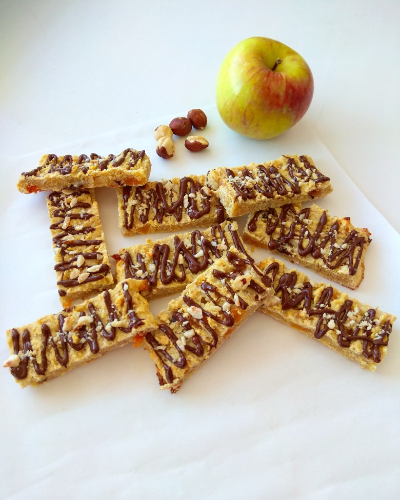 Злаковые батончики с яблоком