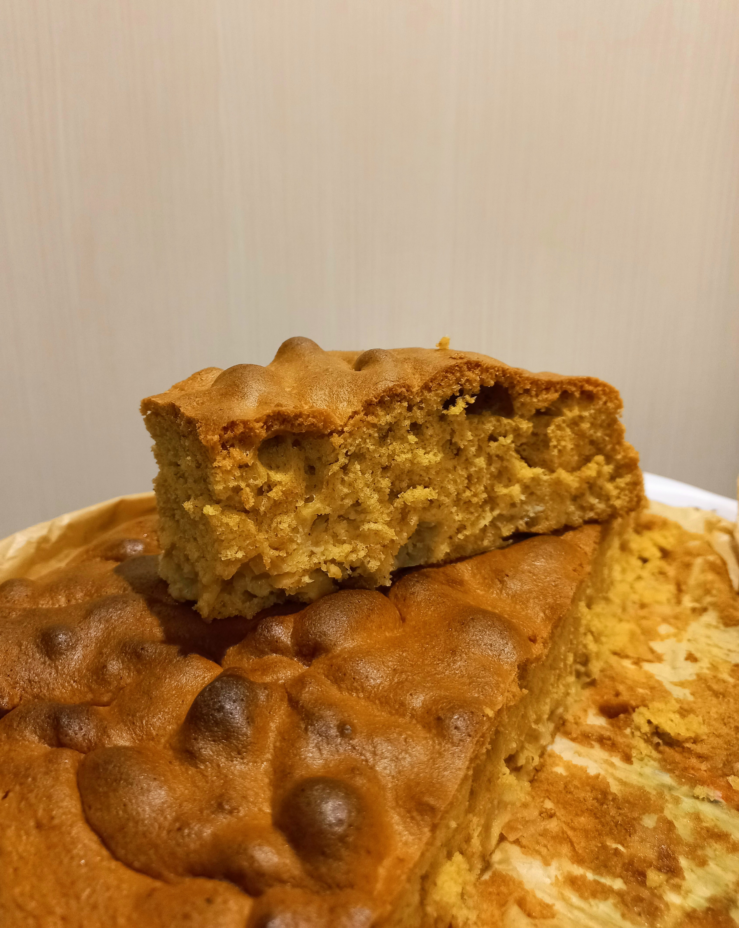Шарлотка с яблоками