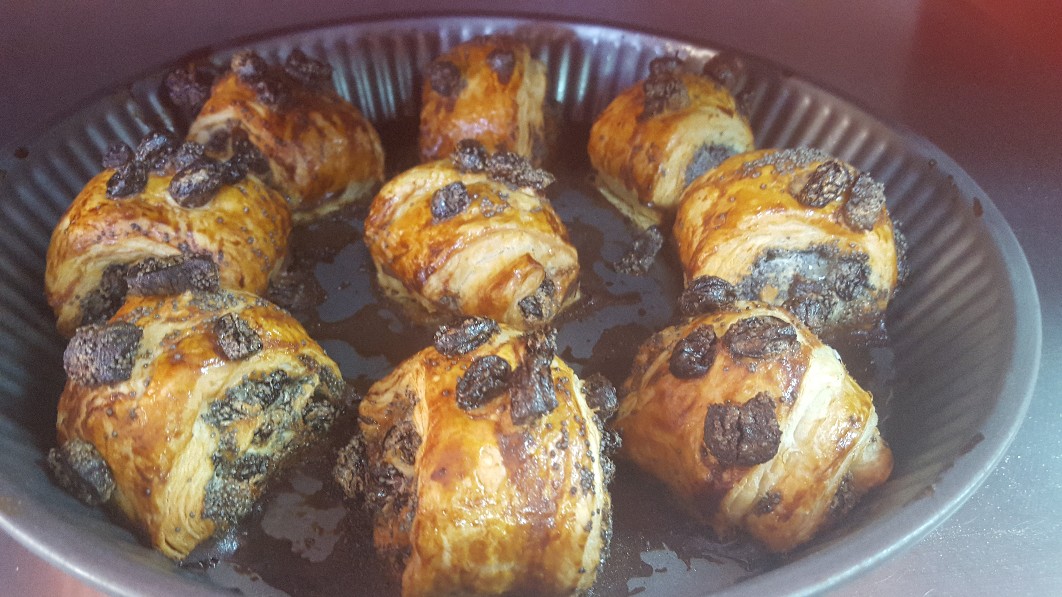 Маковые рулетики с изюмом и курагой