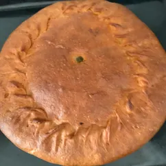 Пирог с сырой картошечкой и луком