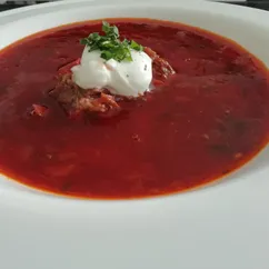 Борщ острый с говядиной и молодой капустой😋