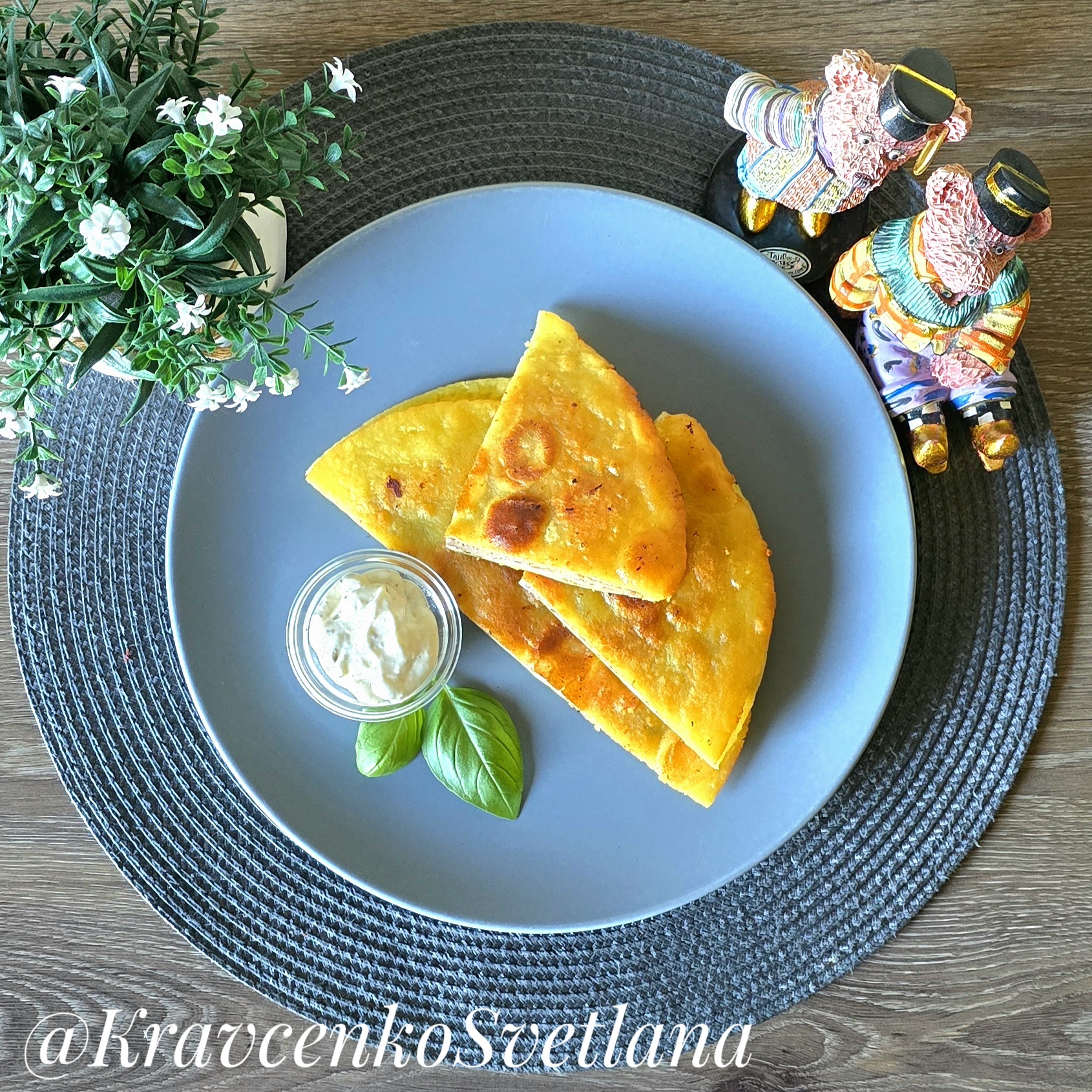 Тортилья с фаршем и сыром