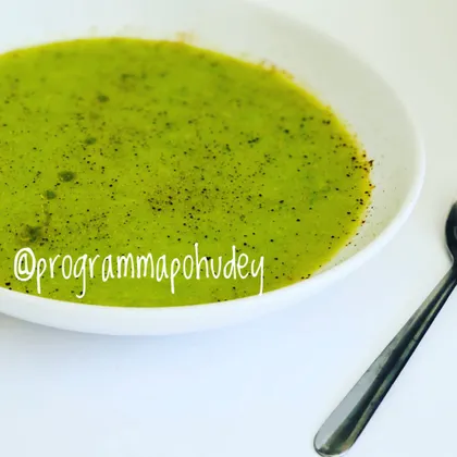 Зелёный суп-пюре из брокколи, цветной капусты и кабачка для похудения