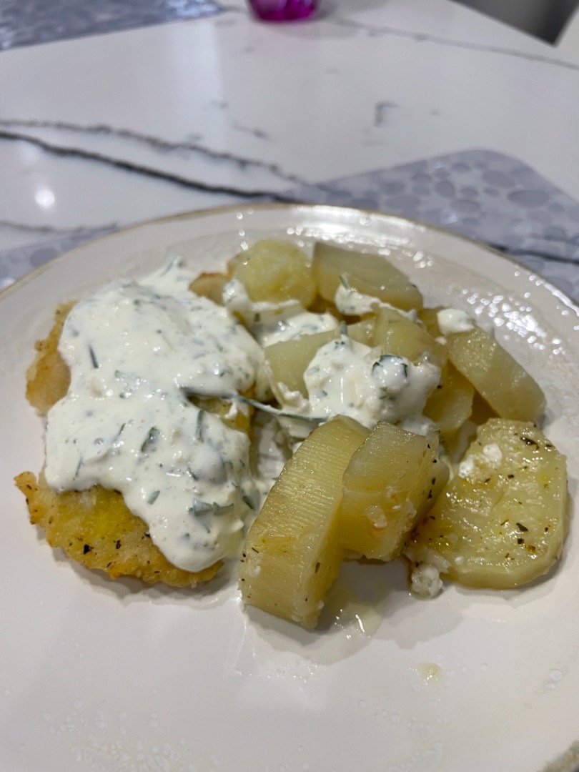 Треска под белым соусом с картошкой