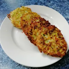 Кабачковые оладьи с морковью и сыром