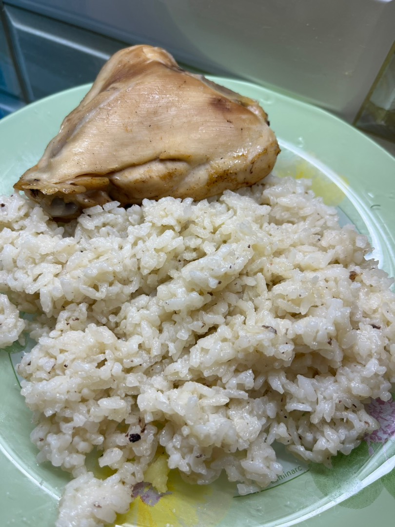 Курочка с рисом на курином бульоне