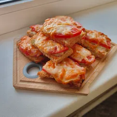 Горячие бутерброды с помидорами и сыром 