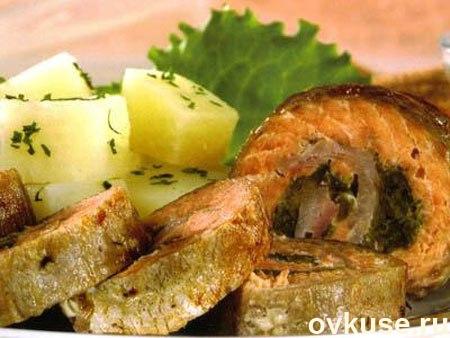 Горбуша тушеная