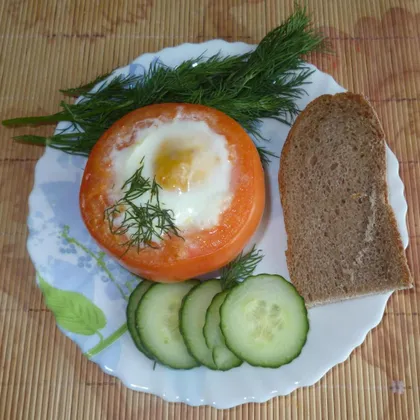 Яичница с сыром в помидоре - быстрый завтрак в выходной