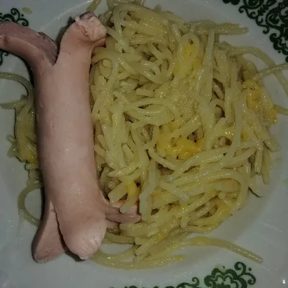 Спагетти с сыром и сосиской