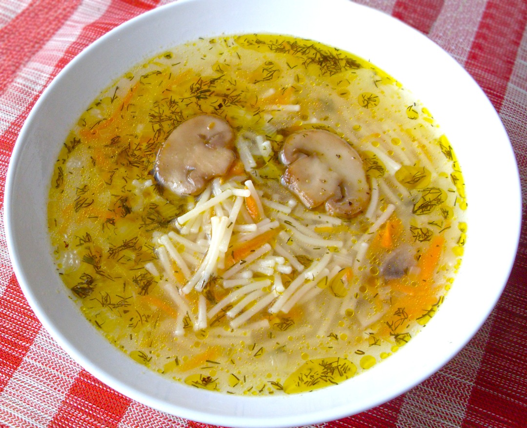 Грибной суп с домашней лапшой
