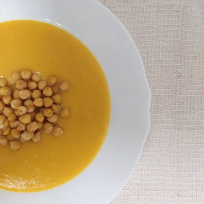 Крем-суп с морковью, картофелем и нутом (веганский)