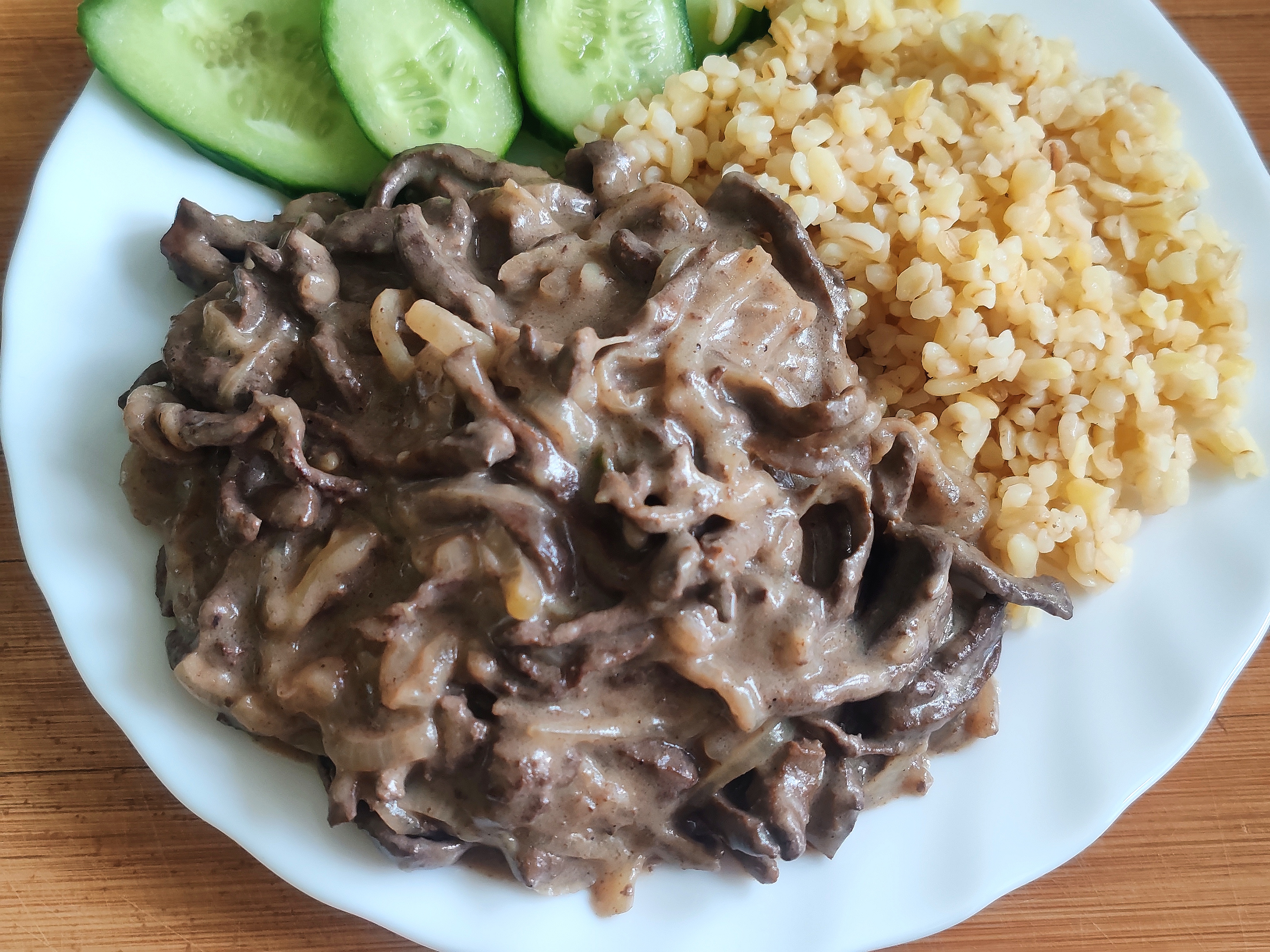 Бефстроганов из говяжьей печени    