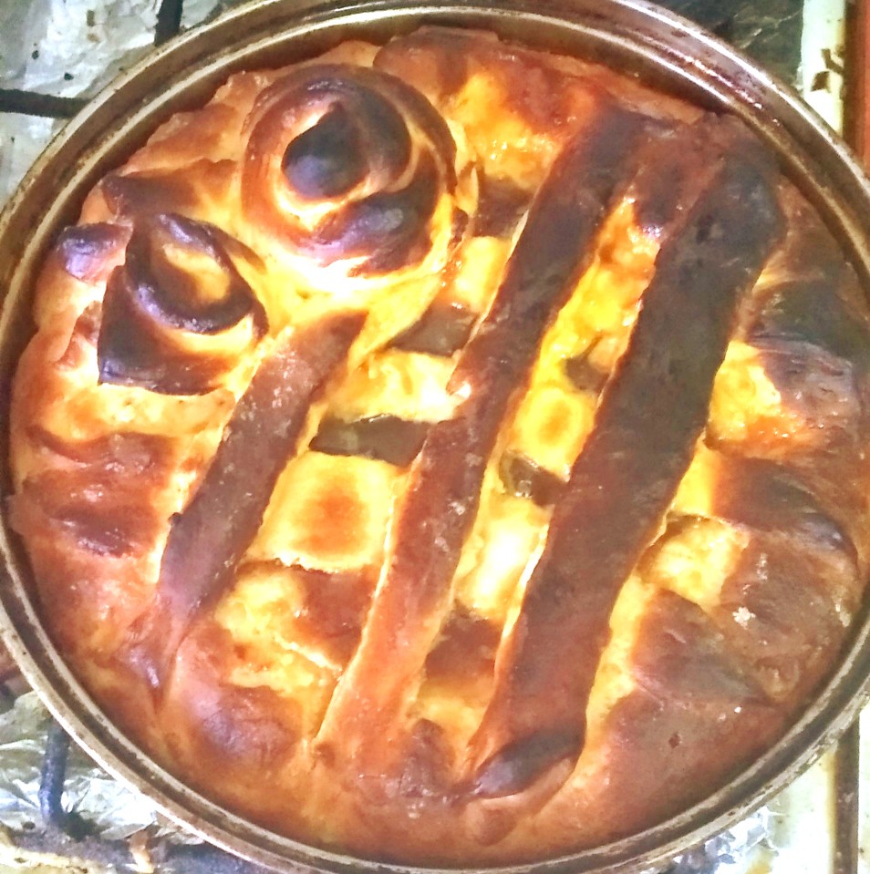 Пирог с вареньем из дрожжевого теста в духовке