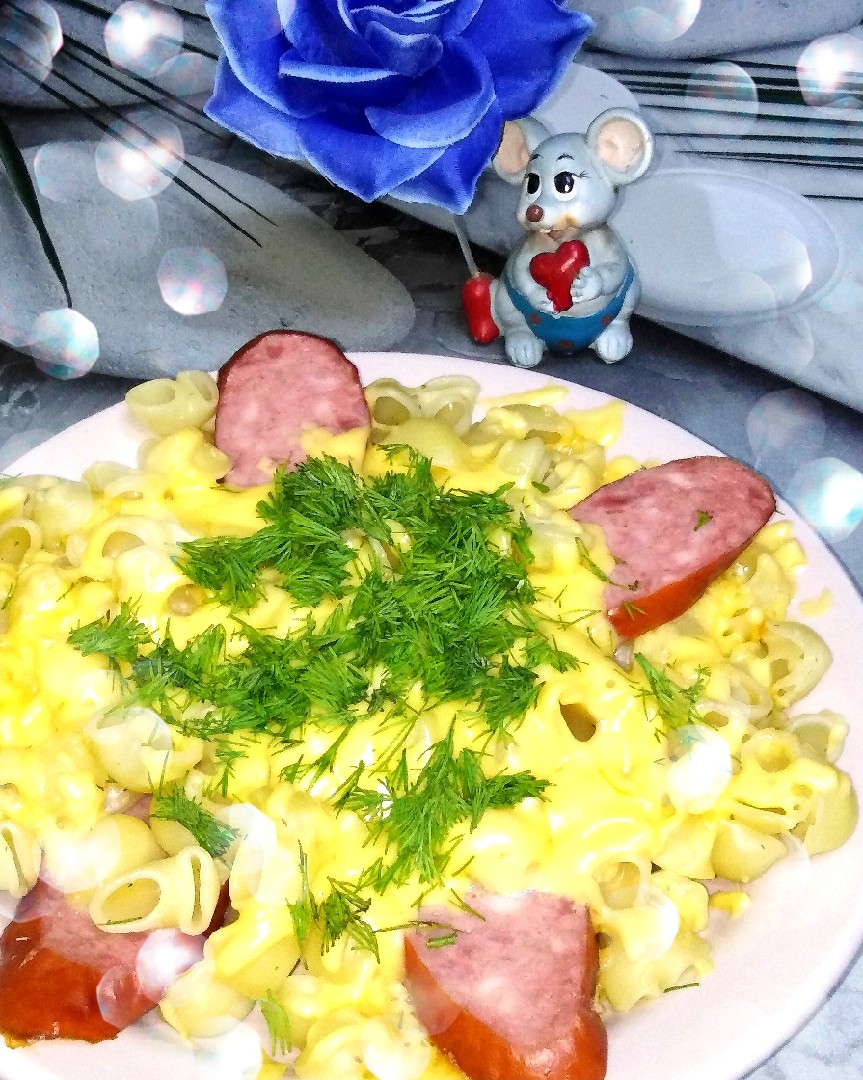 Рожки с сыром и колбасой