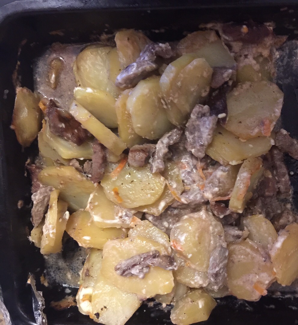 10 рецептов свинины с картошкой в духовке, которые оценит любая хозяйка