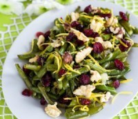 Фасоль с клюквой и орехами