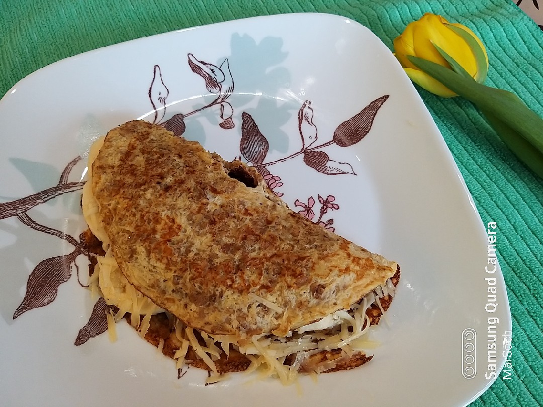 Блин с гречневыми хлопьями, бананом и сыром
