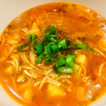 Вермишелевый суп с томатом