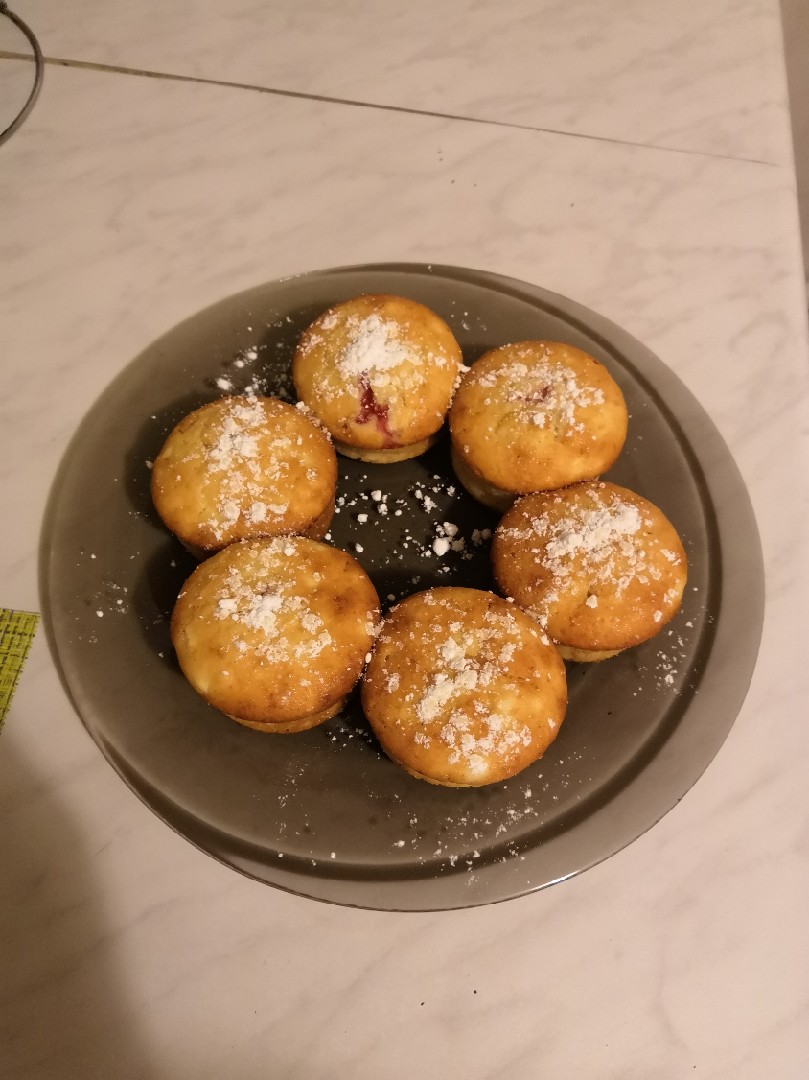 Творожные кексики с клубникой