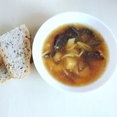 Куриный суп с боровиками и макаронами