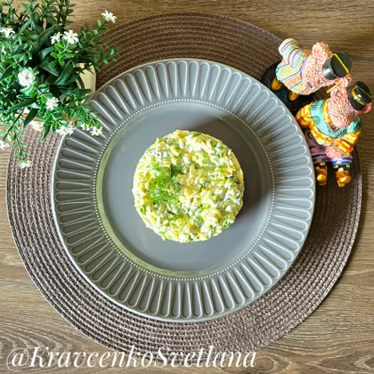 Салат с зеленым луком и яйцом