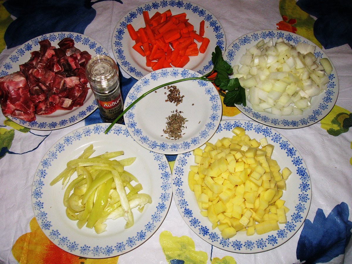 Суп из баранины в горшочке