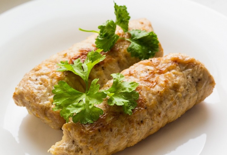 Свиные рулеты с ананасами