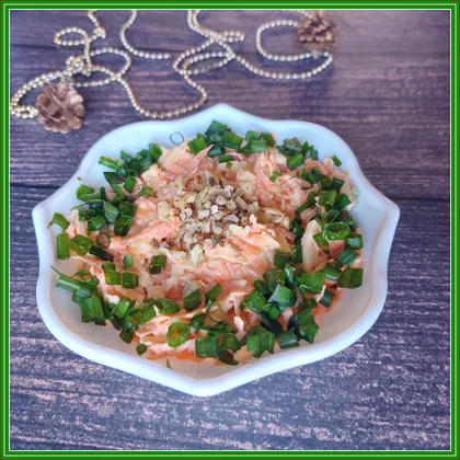 Салат из моркови, сыра и яблока