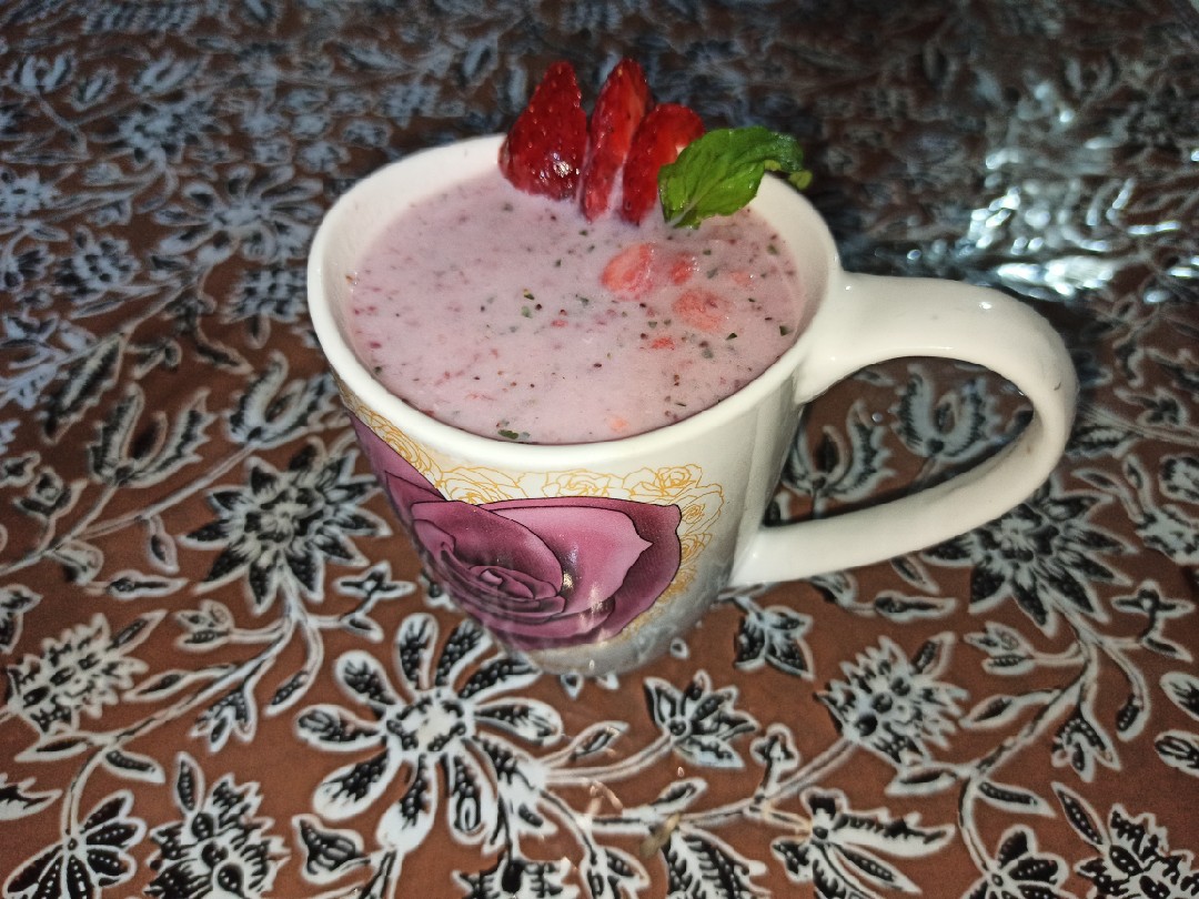 Клубнично-мятный смузи🍓🍃