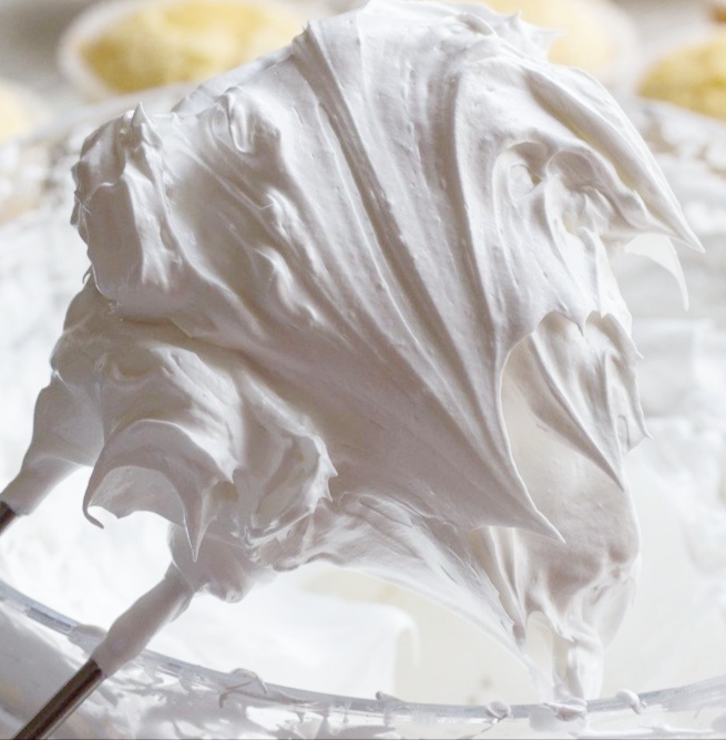 Белковый заварной крем для торта, рецепт крема белкового заварного на водяной бане