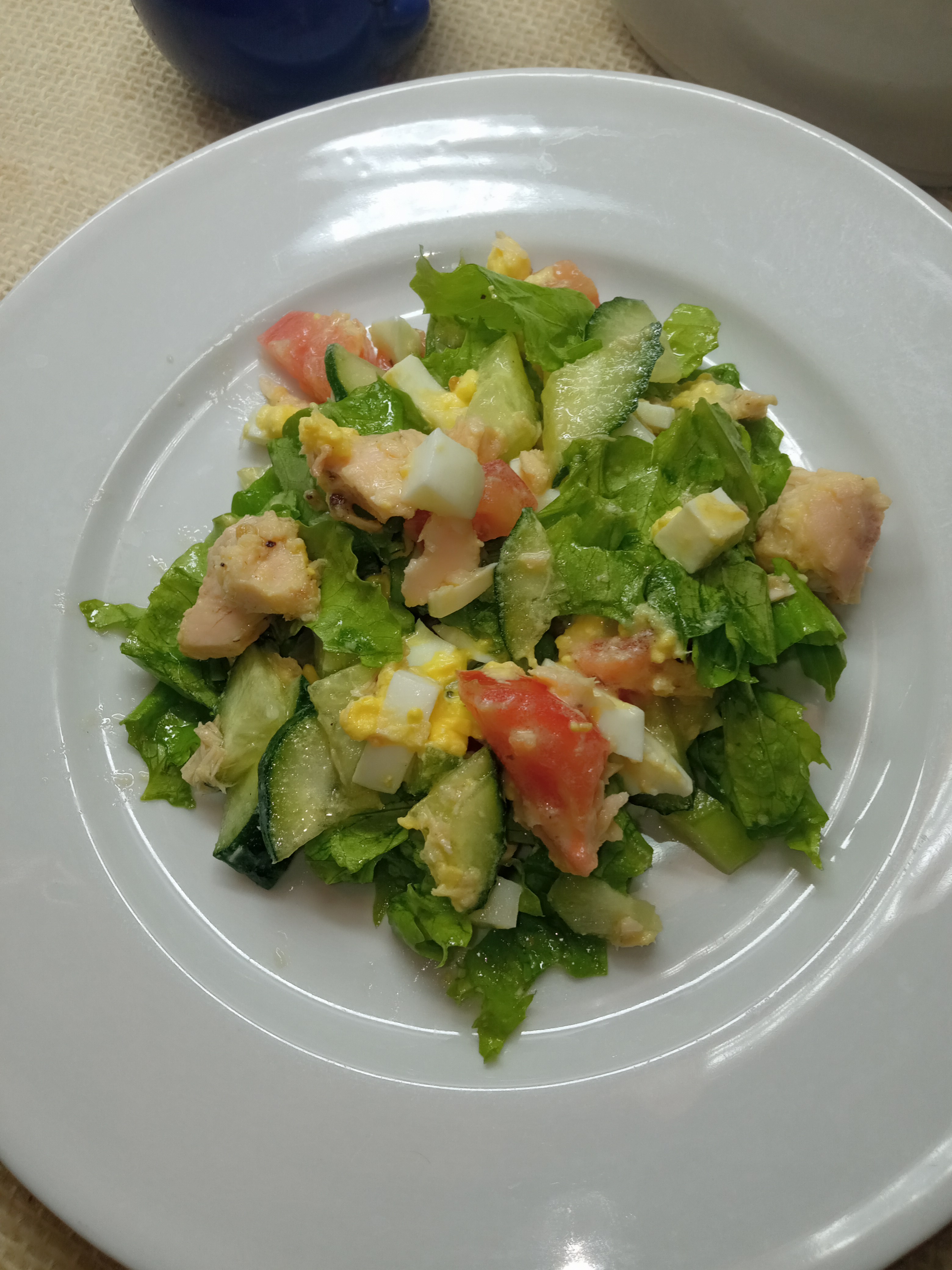 Салат с тунцом