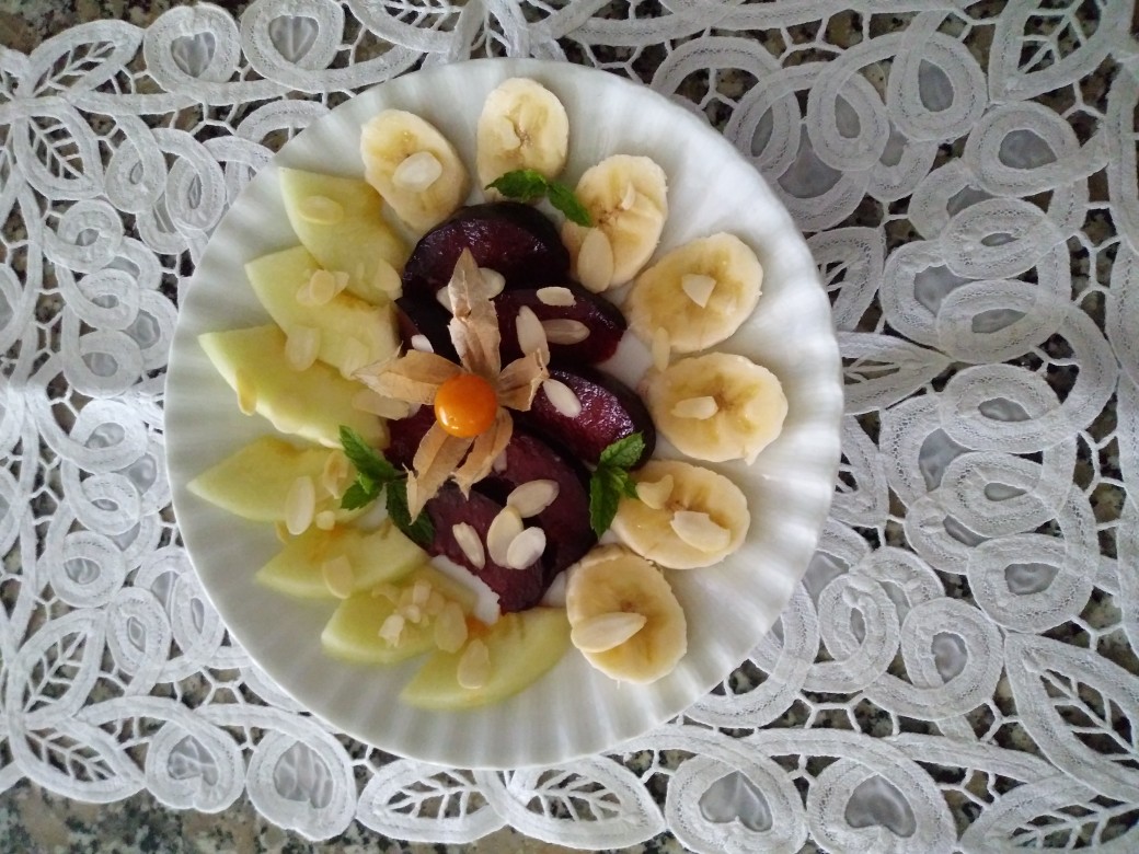 Фруктовый салат, заправленный йогуртом рецепт с фото пошагово
