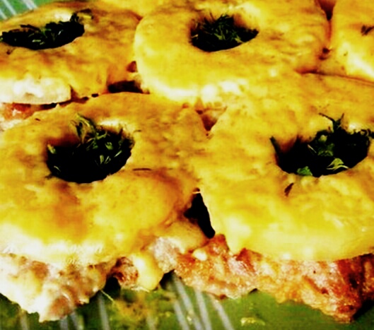 Отбивные из куриного филе с ананасом и сыром, рецепт с фото — апекс124.рф