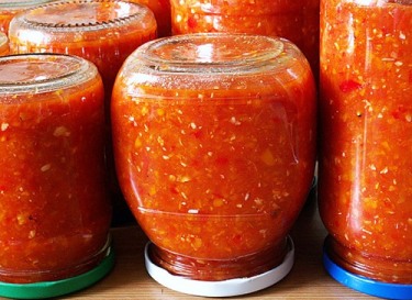Аджика с яблоками