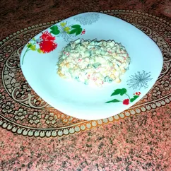 Классический крабовый салат с огурцом