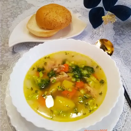 Суп из форели с брокколи и морковью
