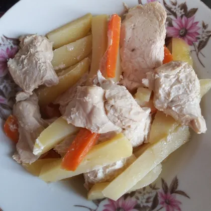 Диетическое блюдо-картошка с грудкой и морковью